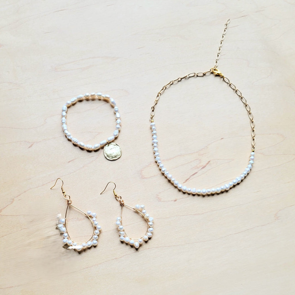 **Wire Wrapped Freshwater Pearl Beaded Hoop Earrings 218y